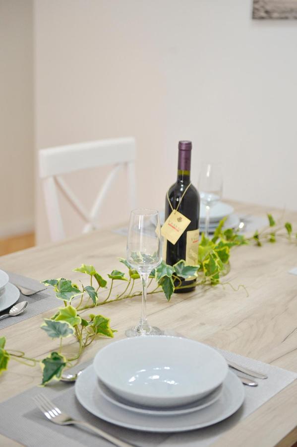Unico Apartman โกตอร์ ภายนอก รูปภาพ